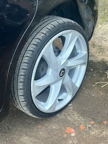Roda 17 pneus 165/40