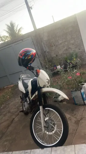 Vende-se Bross 150cc NXR ano 2003 em dias. Transferência ok