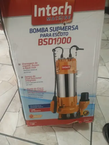 BOMBA SUBMERSA PARA ÁGUA E ESGOTO.