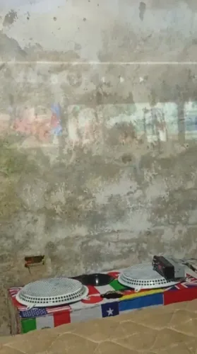 Caixa com 2 de 12