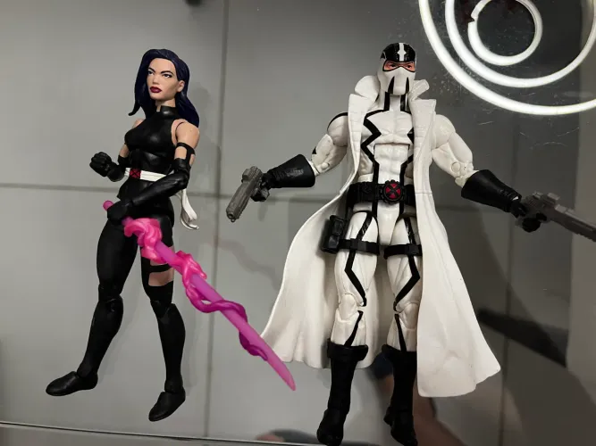 Marvel legends PSYLOCKE e FANTOMEX