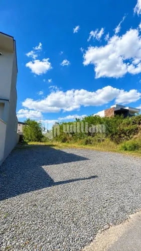 TERRENO PLANO PRONTO PARA CONSTRUÇÃO PRIMEIRO DE MAIO