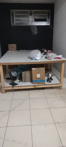 Mesa de corte balcão Caixa