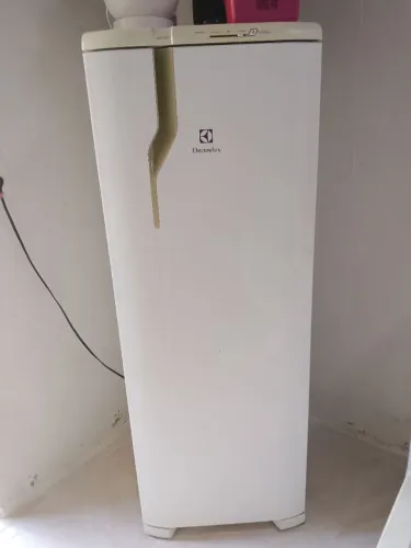 Vendo Geladeira Usada bem conservada