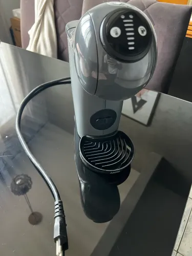 Máquina de Café Dolce Gusto Excelente