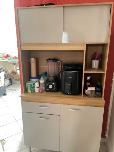 Armário semi novo 485,00