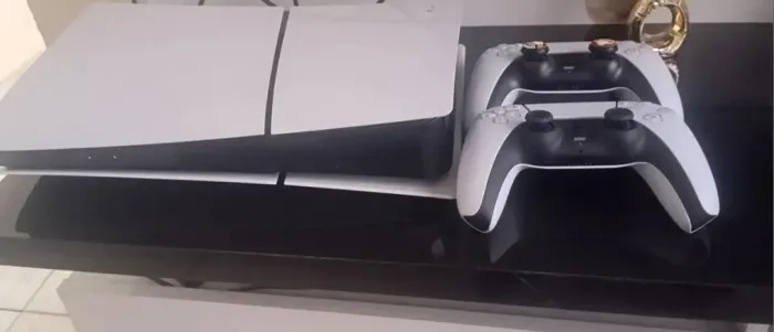PlayStation 5.midia digital Memória de 500 GB. Acompanha 2 joysticks 