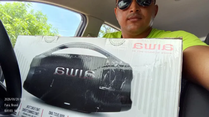VENDE-SE UMA CAIXA DE SOM BOMBOX AIWA