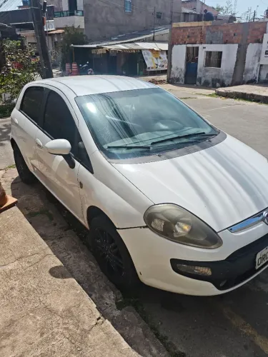 Fiat Punto Attractive 1.4 Fire Flex 8V 5P 2013