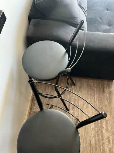 Vendo 2 banquetas em ótimo estado