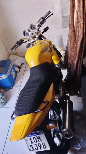 Vendo Twister 2008 Amarela