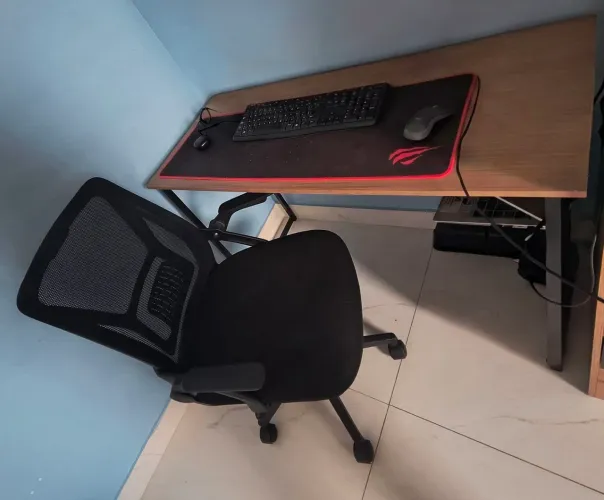 Mesa e cadeira