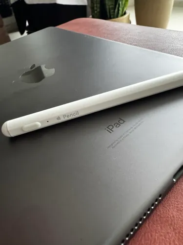 iPad 9 10.2 polegadas + Apple Pencil + carregador + case