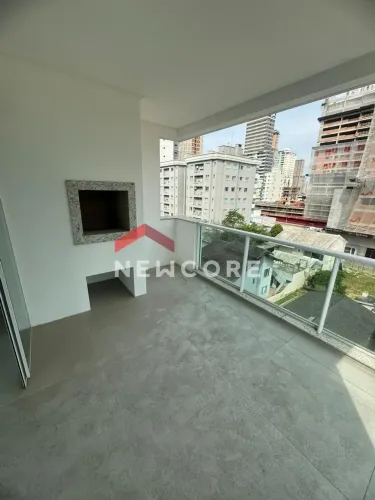 Apartamento em Rua 302 - Meia Praia - Itapema/SC
