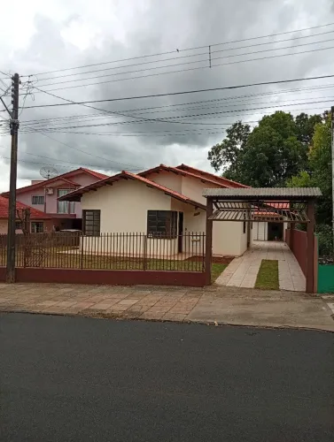 VENDO CASA NA ÁREA CENTRAL DE CHOPINZINHO PR 