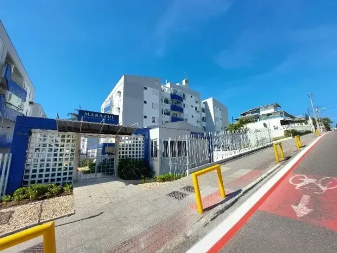 Apartamento à venda com 2 quartos sendo 1 suíte no Abraão - Florianópolis - SC