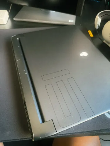Alienware m15 R6 i7