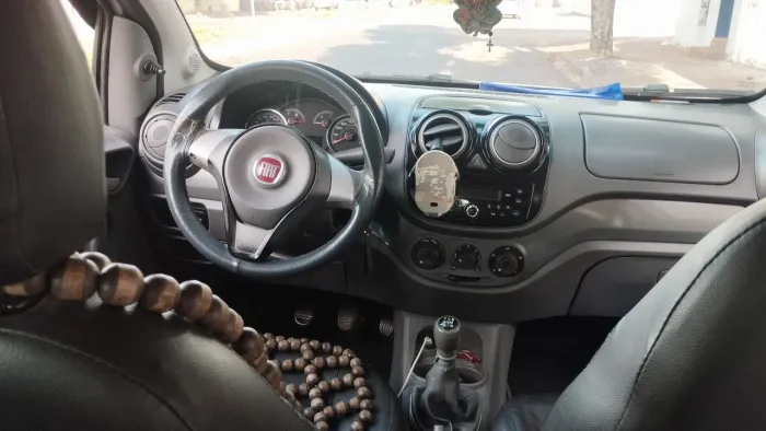 Fiat Palio Attractive 1.0 EVO Fire Flex 8V 5P 2013