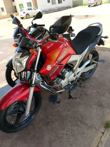 Vendo ou troco por outra mais nova