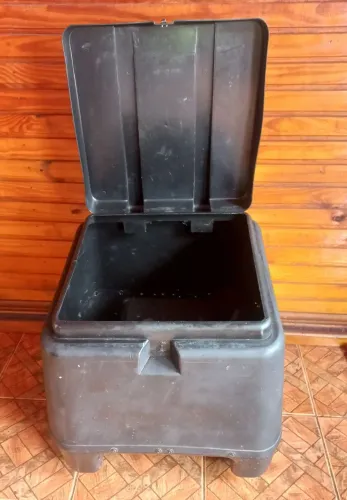 Baú 100Litro + aranha 