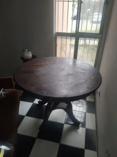 Mesa de jantar imbuia