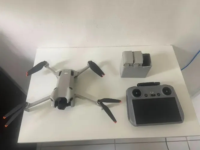 Drone DJI MINI 4 PRO 1 MÊS DE USO - COMBO FLY MORE - produto com seguro de um ano ou