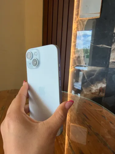 iPhone 15 impecável