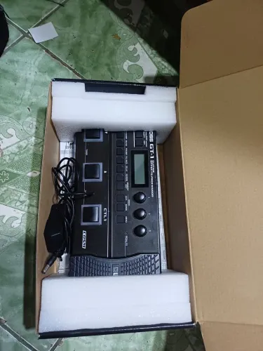 Pedaleira GT-10 BOSS nova na caixa