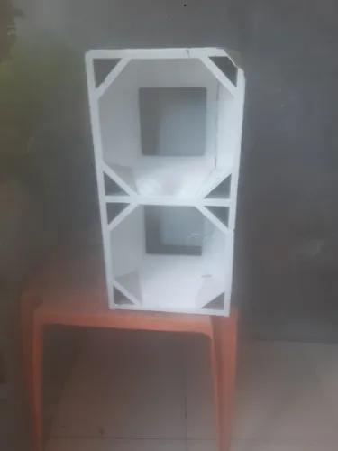 Vendo uma caixa de medio de 12