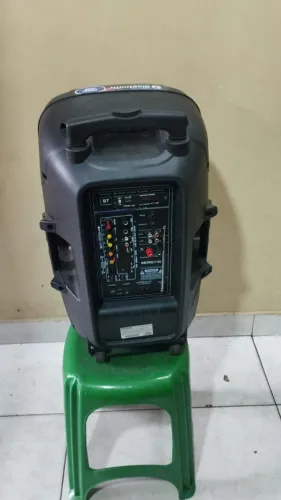 Vende se caixa mundial pega pendrav bluetooth tem entrada para microfone