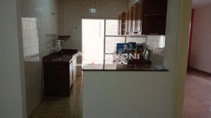 Locação - Imóvel possui 110 metros quadrados com 3 quartos, garagem