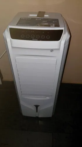 Climatizador 4 em 1 14 litros Philco com controle  com autonomia de 60 horas