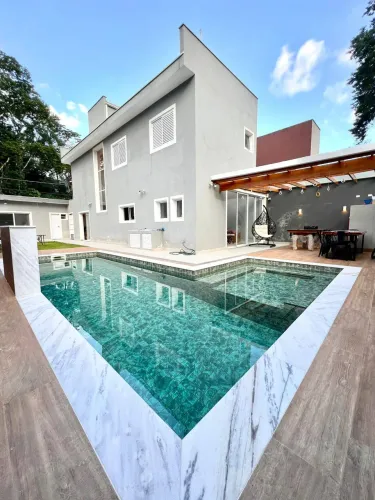 Casa à venda na praia da Mococa em Caraguatatuba