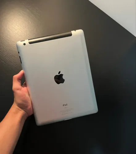 iPad Apple MUITO BARATO - funcionando, só tela quebrada!