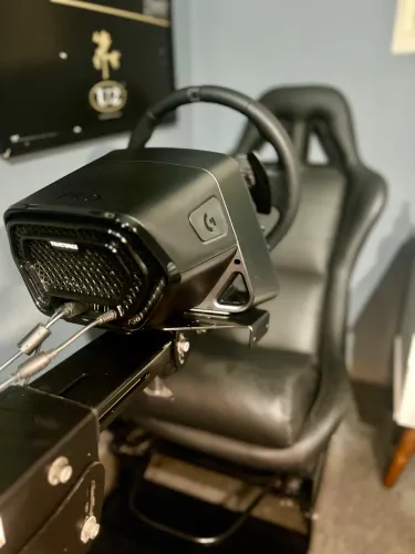 Cockpit, pedais e volante Logitech Direct-Drive G-PRO