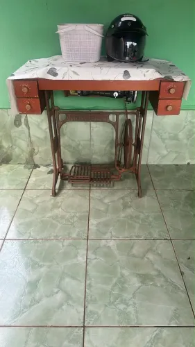 Máquina de costura antiga