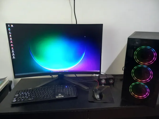 Vendo PC Gamer com Tela 31,5 polegadas 