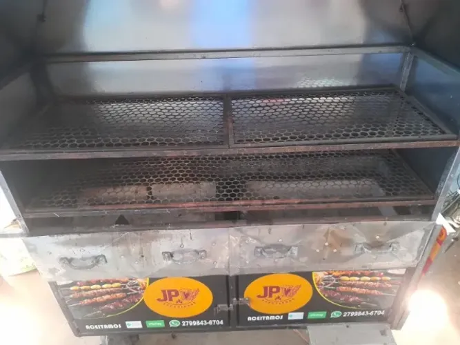 Vende-se carrinho de churrasquinho 