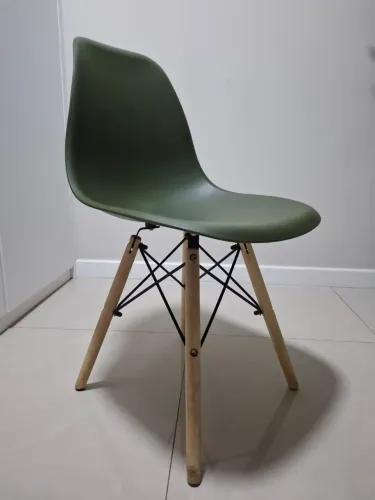 2 Cadeiras Tok&Stok Easy Wood | Verde Musgo | R$ 95 cada
