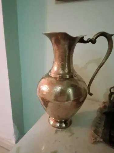 Jarro de bronze procedência Turquia 
