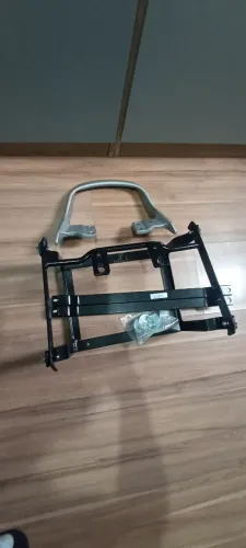 Suporte para baú Mottu Sport + Alça Mão
