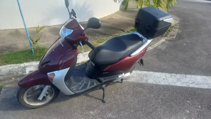 HONDA LEAD 110. SUPER CONSERVADA