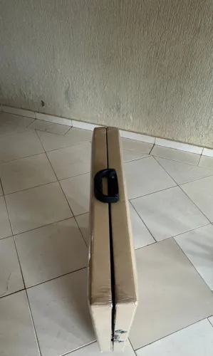 vende se uma maca de massagem nova 