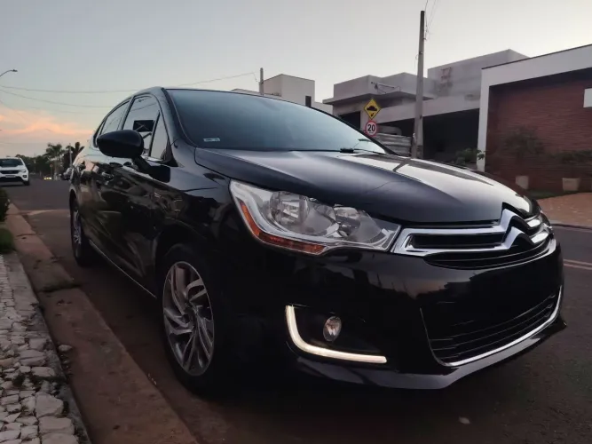Citroen C4 Lounge Exclusive 1.6 Turbo 4P Aut. 2014