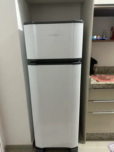 Geladeira Esmaltec