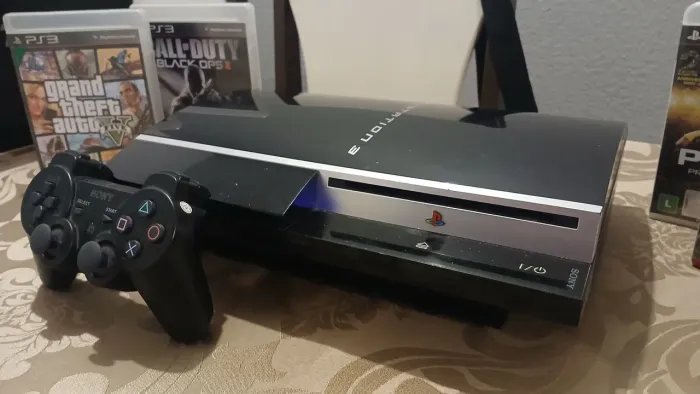 PlayStation 3 Fat Original (Bloqueado) + 4 Jogos + Controle