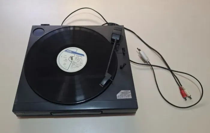 Toca Discos - Vitrola - Stereo Turntable System - Sony PS-LX45BR