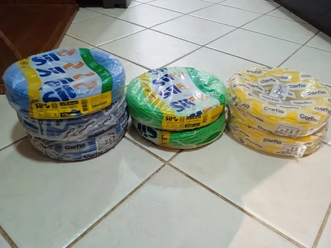 Vende-se fios elétricos