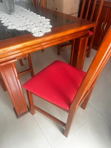 Mesa com 4 cadeiras