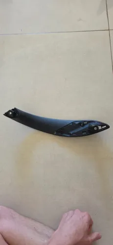 Vendo pegador (puxador/alça) interno da porta dianteira direita para BMW Série 3
